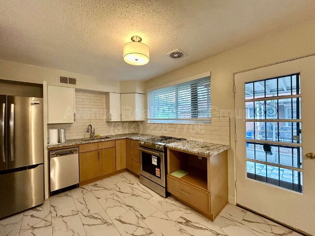 Photo - 1411 Midland Blvd