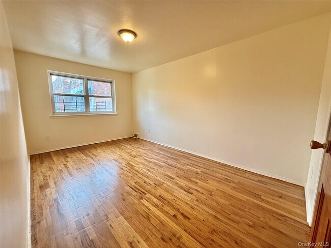 Photo - 1958 Burke Ave Unidad FL 2