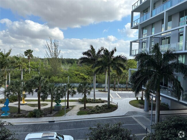 Building Photo - 2000 Metropica Wy Unit 301 Rental
