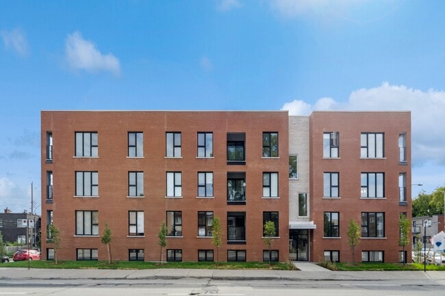 Building Photo - 9510 Rue Notre-Dame E