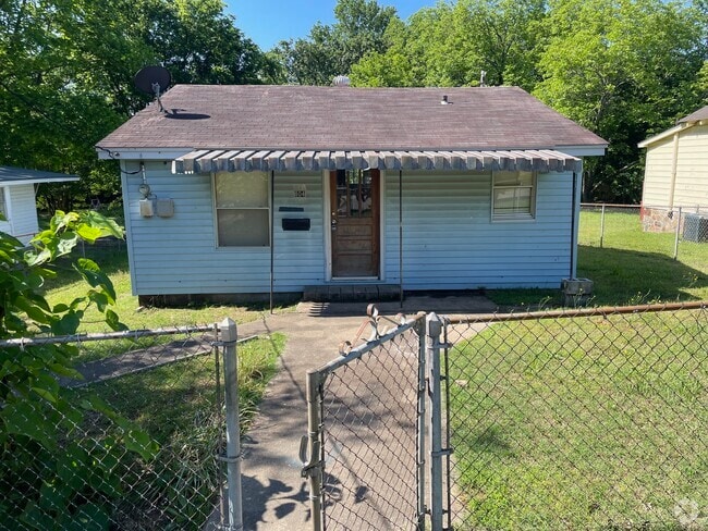 Building Photo - 804 W 44th St Rental