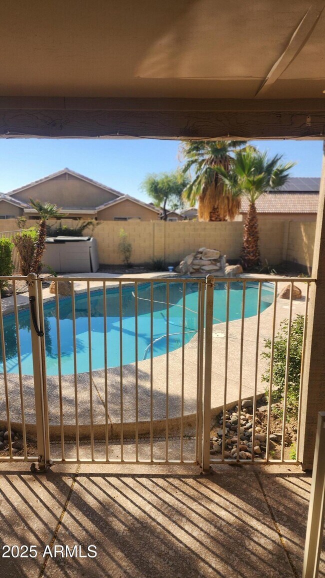 Photo - 15081 W Fillmore St