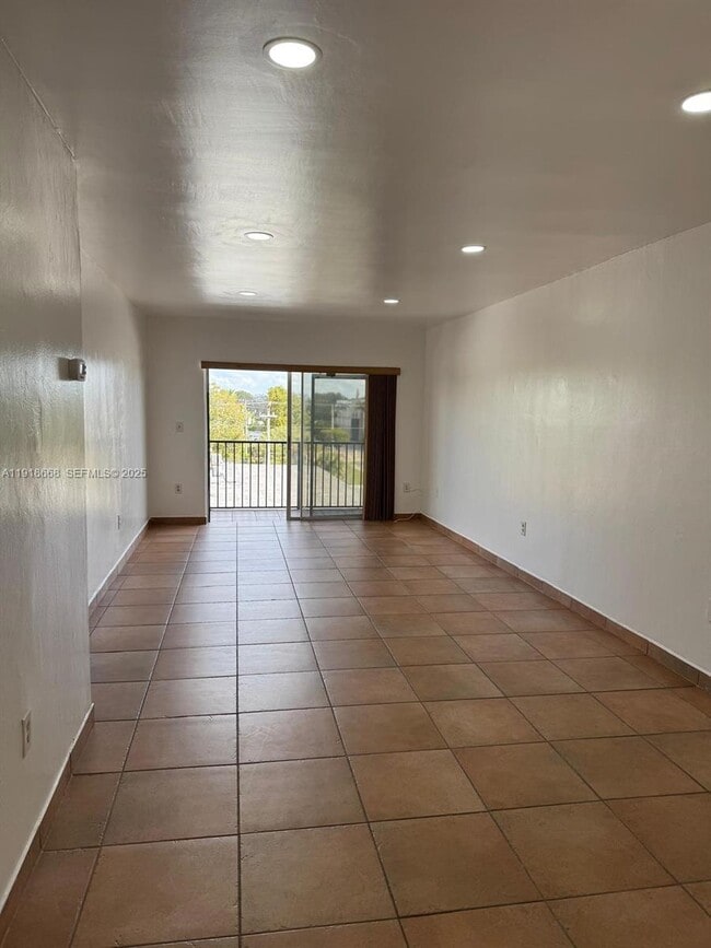 Photo - 5731 NW 37th St Unit 407