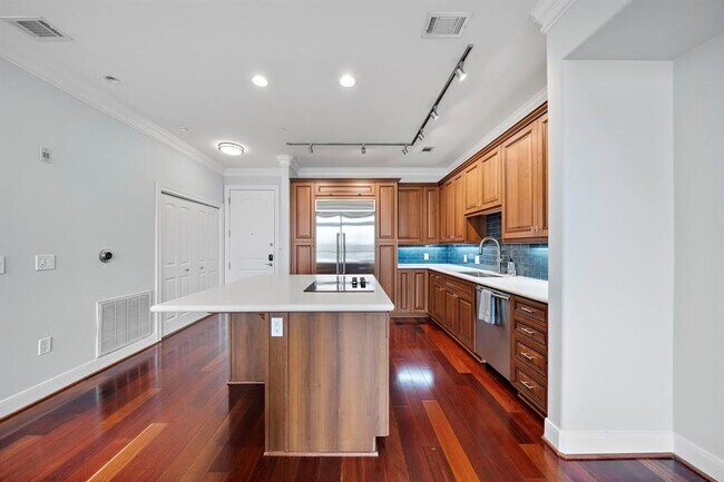 Photo - 1419 Montrose Blvd Unit 401