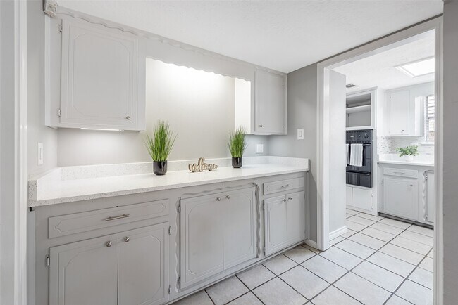 Photo - 239 Blackwater Ln