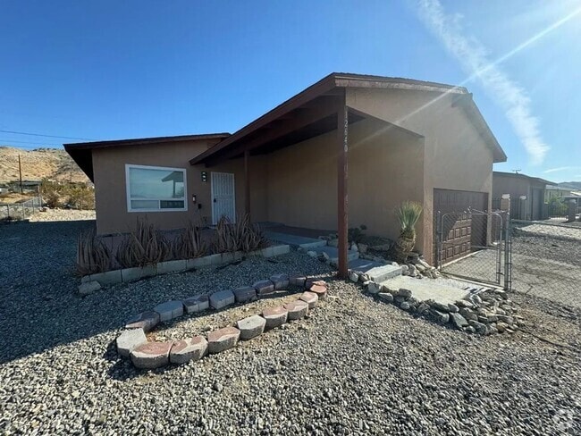 Building Photo - FRESH, CLEAN & BRIGHT 3 BED 2 BATH Rental