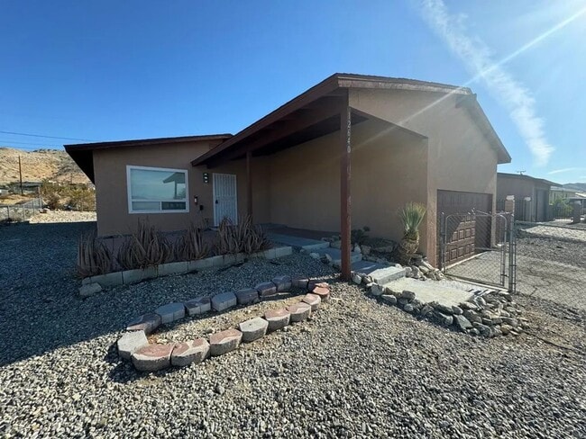 FRESH, CLEAN & BRIGHT 3 BED 2 BATH - FRESH, CLEAN & BRIGHT 3 BED 2 BATH Casa
