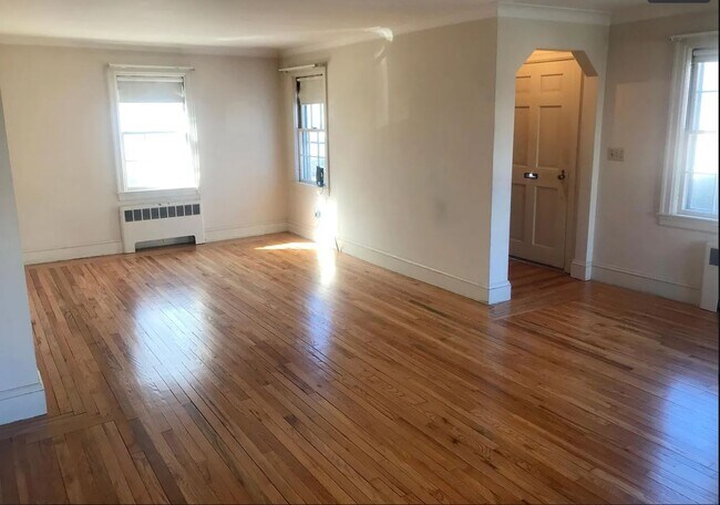 Photo - 73 Tiffany St