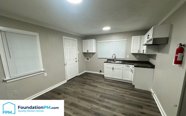 Photo - 1711 S Sutton Dr