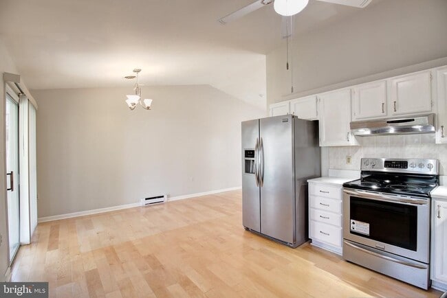 430 Banksia Dr