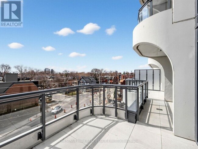 Photo - 322 Dupont St Unit 403