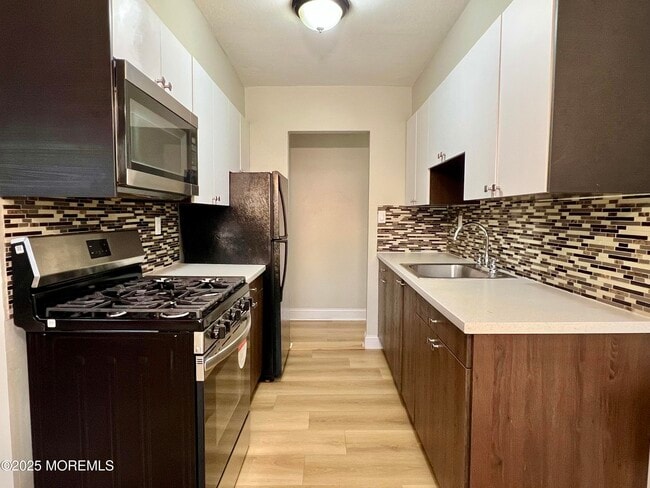 Photo - 12 Manchester Ct Unit H