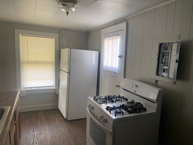 Photo - Welcome to this charming 1 bedroom, 1 bath...