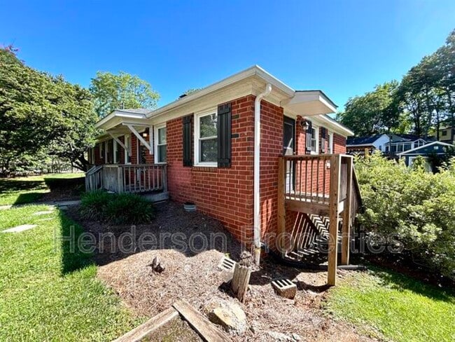 Photo - 1526 Landis Ave