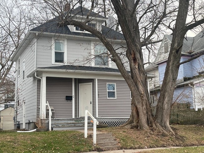 Building Photo - 2 Bedroom 1.5 Bath Rental