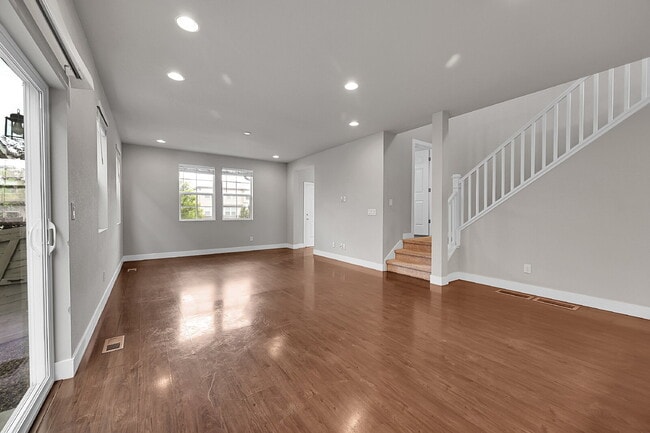 Photo - $2,650.00 - 3 Bedrooms, 2.5 Bathrooms, Sin...