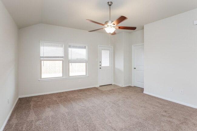 Photo - 829 Walls Blvd