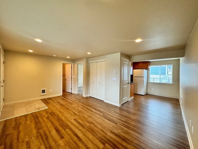 Spacious Floor Plan - 3318 S Chandler St