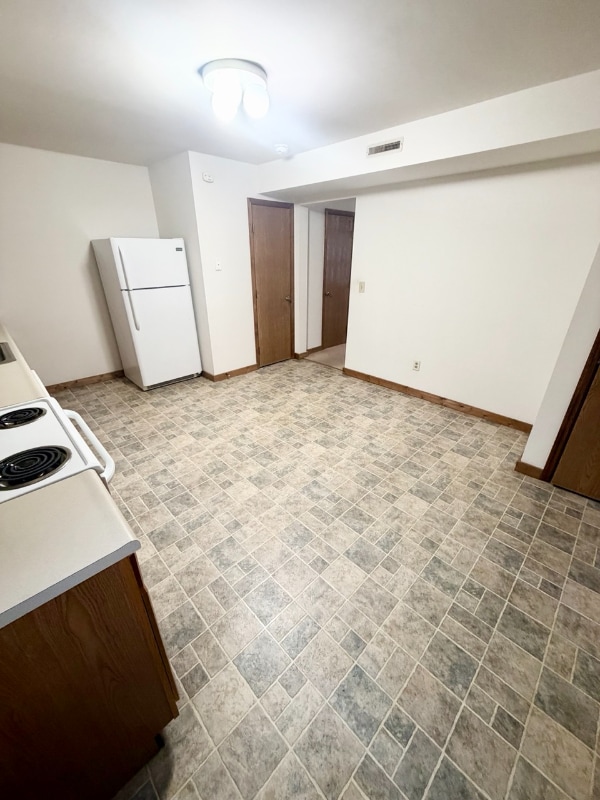 22 Vosburgh Rd