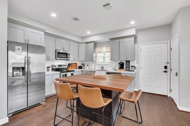 Photo - 5618 Avenue M