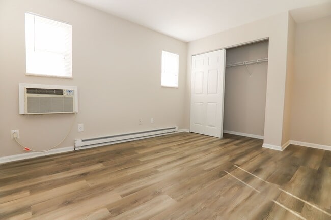 Renovated 1x1 Bedroom