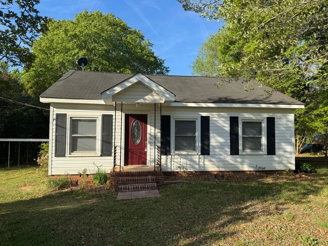 Building Photo - Available to Show