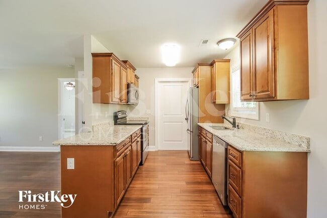 Photo - 438 Garland Dr