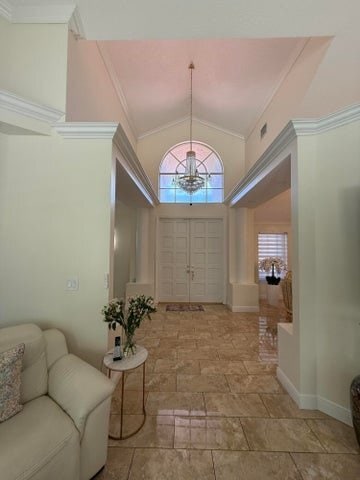 Photo - 2385 Sunderland Ave