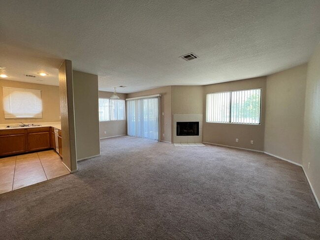 Building Photo - beautiful 2 bedroom House