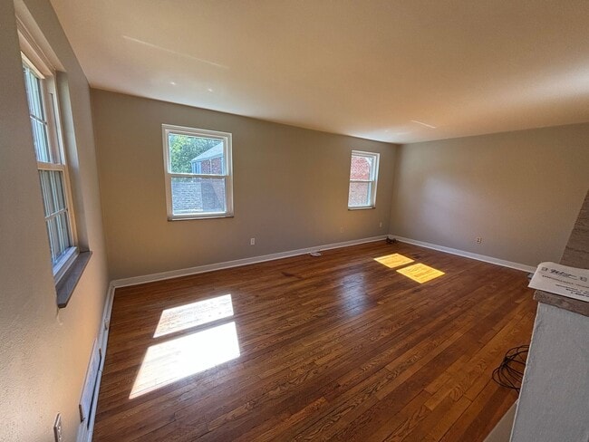 Photo - 4 Bedroom Home in Pleasant Hills! - Availa...