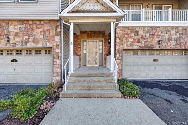 Building Photo - 5 Clearwater Ct