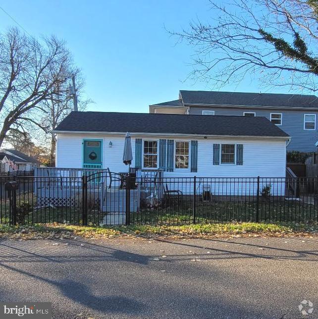 Building Photo - 4039 1st St Rental