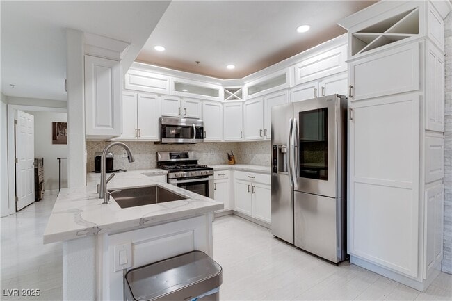 Building Photo - 2291 W Horizon Ridge Pkwy Unit 10259 Rental