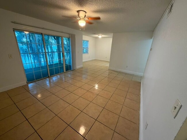 Photo - 3934 Versailles Dr Unit 1