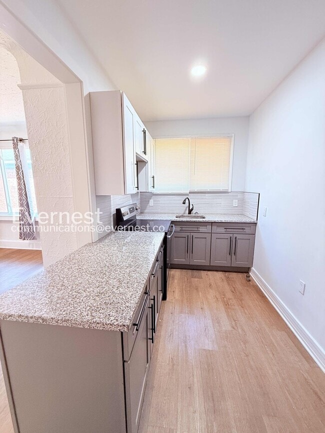 Photo - 3824 Tyler St