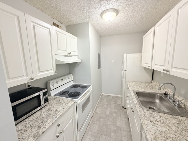 Building Photo - 105 Benoist Farms Rd