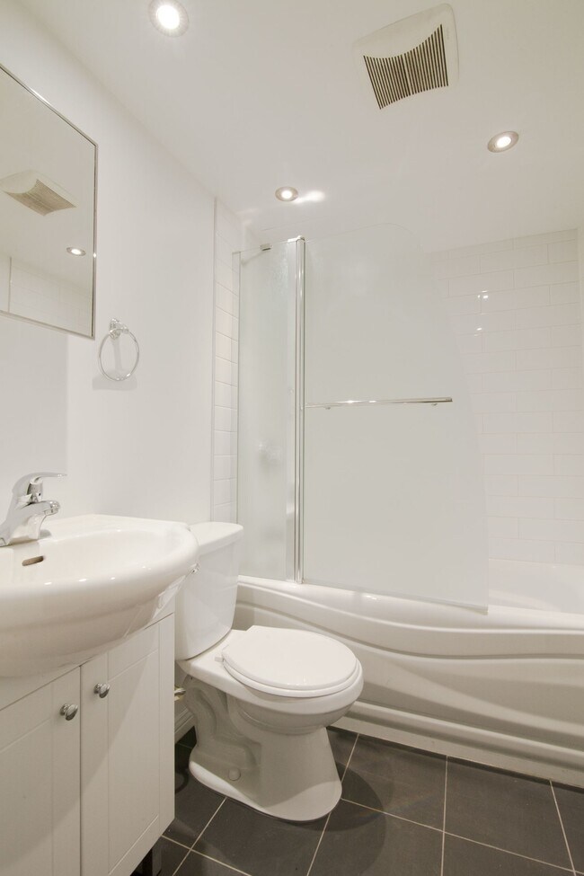 Photo - 1975 Maisonneuve Blvd W Unit 1909