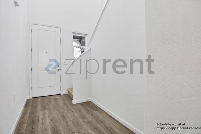 Photo - 1330 W Prescott Ave