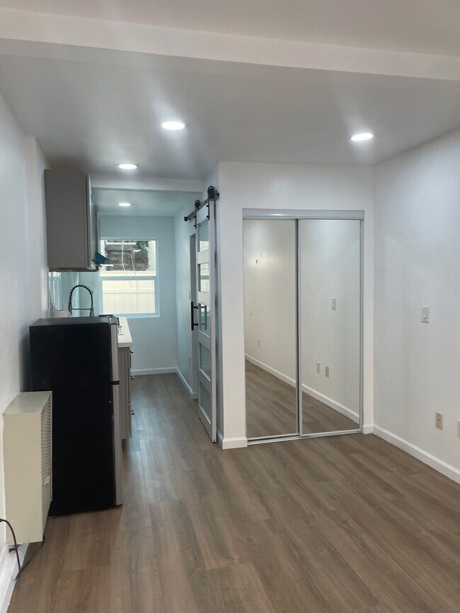 Photo - 4063 Lincoln Ave Unidad E