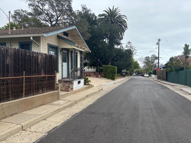 Building Photo - Charming One-Bedroom Retreat in Prime Santa Barbara Location