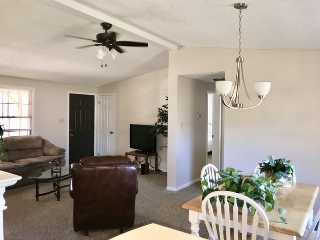 Photo - 3 Bedroom/2 Bathroom Home