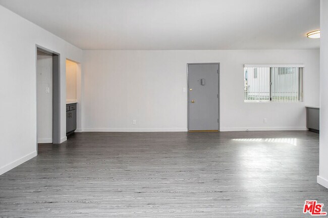 Photo - 450 S Los Robles Ave Unit 11
