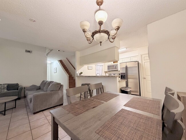 Photo - 200 Martingale Unit 129