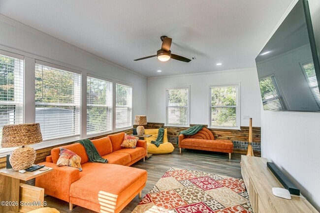 Photo - 1503 Darling Ave