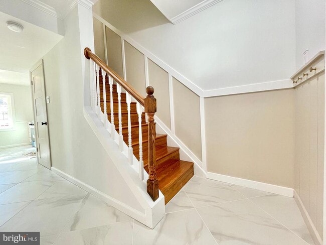 Building Photo - 27 Chantilly Ct