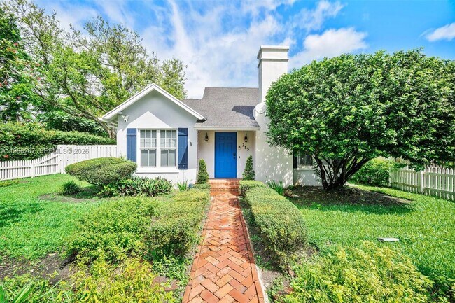 Photo - 285 NE 105th St