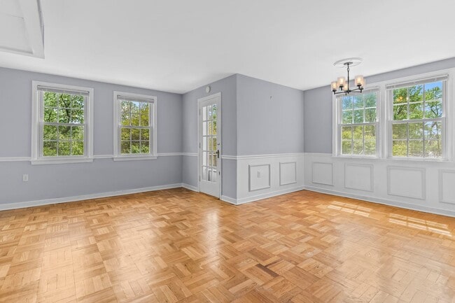 Photo - Cozy & Updated Condo in Prime Alexandria Location