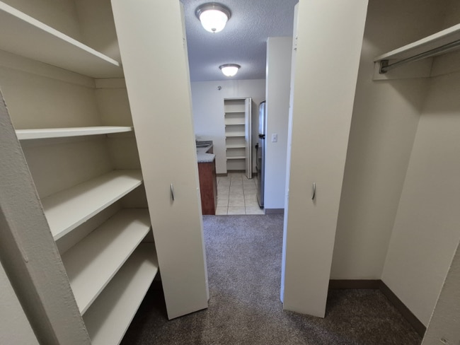 Photo - 5885 Forest View Rd Unidad 800-319