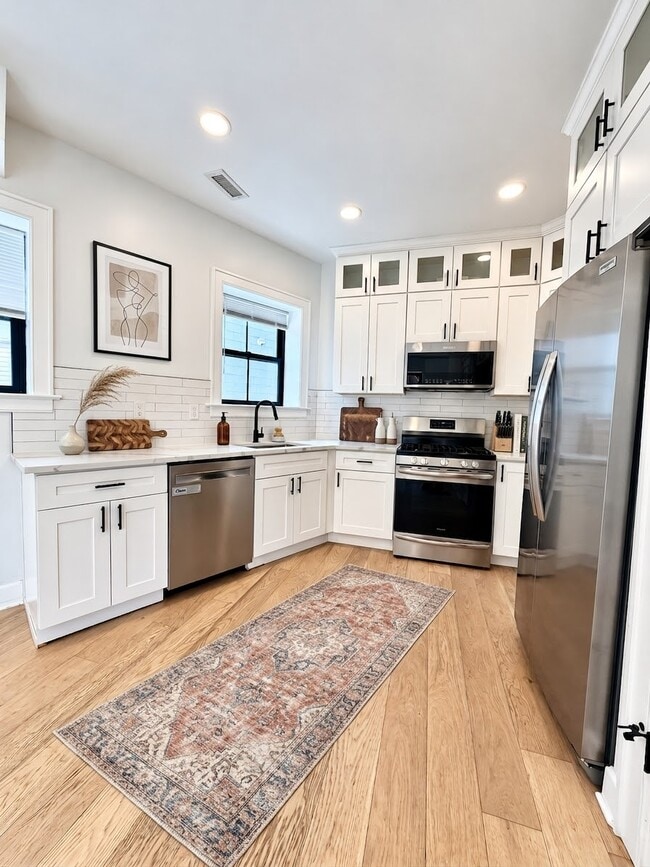 Photo - 117 E Allen St