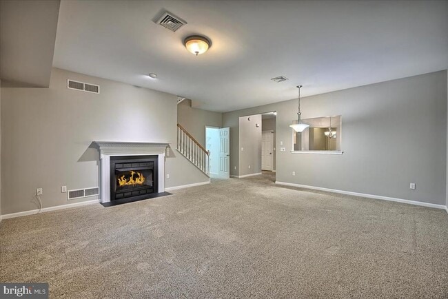 Building Photo - 2086 Deer Run Dr